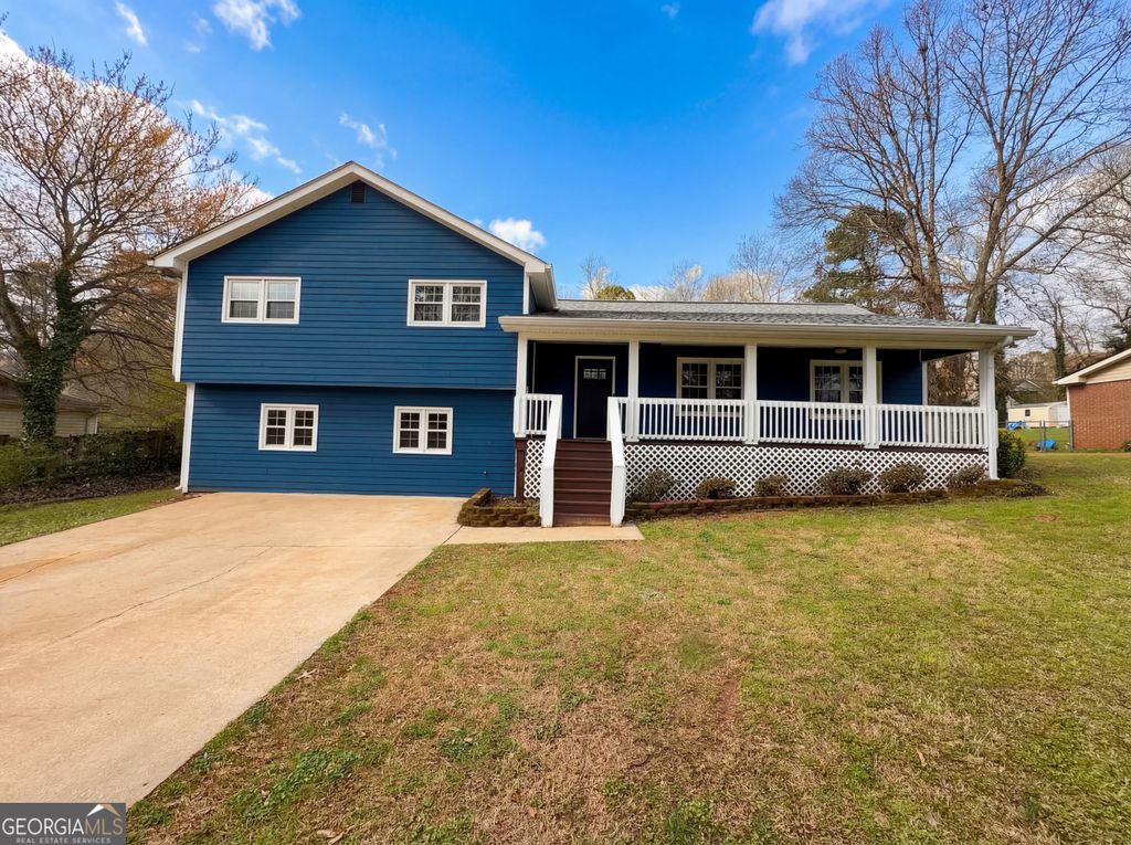 Photo of 1272 Owen Circle, Sugar Hill, GA 30518 (MLS # 10707950)