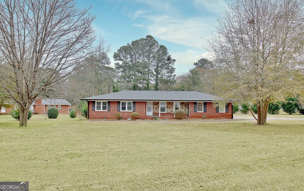 Photo of 500 Circle Drive, Fayetteville, GA 30214 (MLS # 10660732)