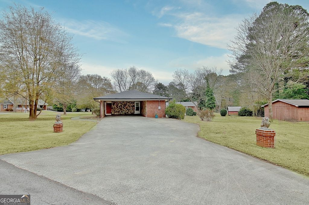 Photo of 500 Circle Drive, Fayetteville, GA 30214 (MLS # 10660732)