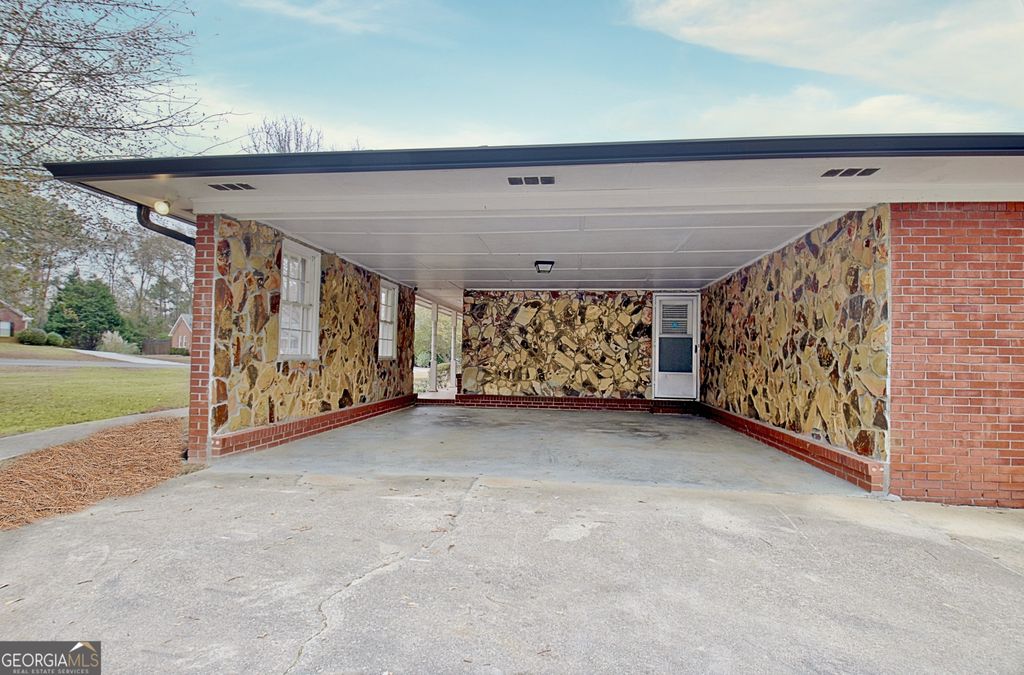 Photo of 500 Circle Drive, Fayetteville, GA 30214 (MLS # 10660732)