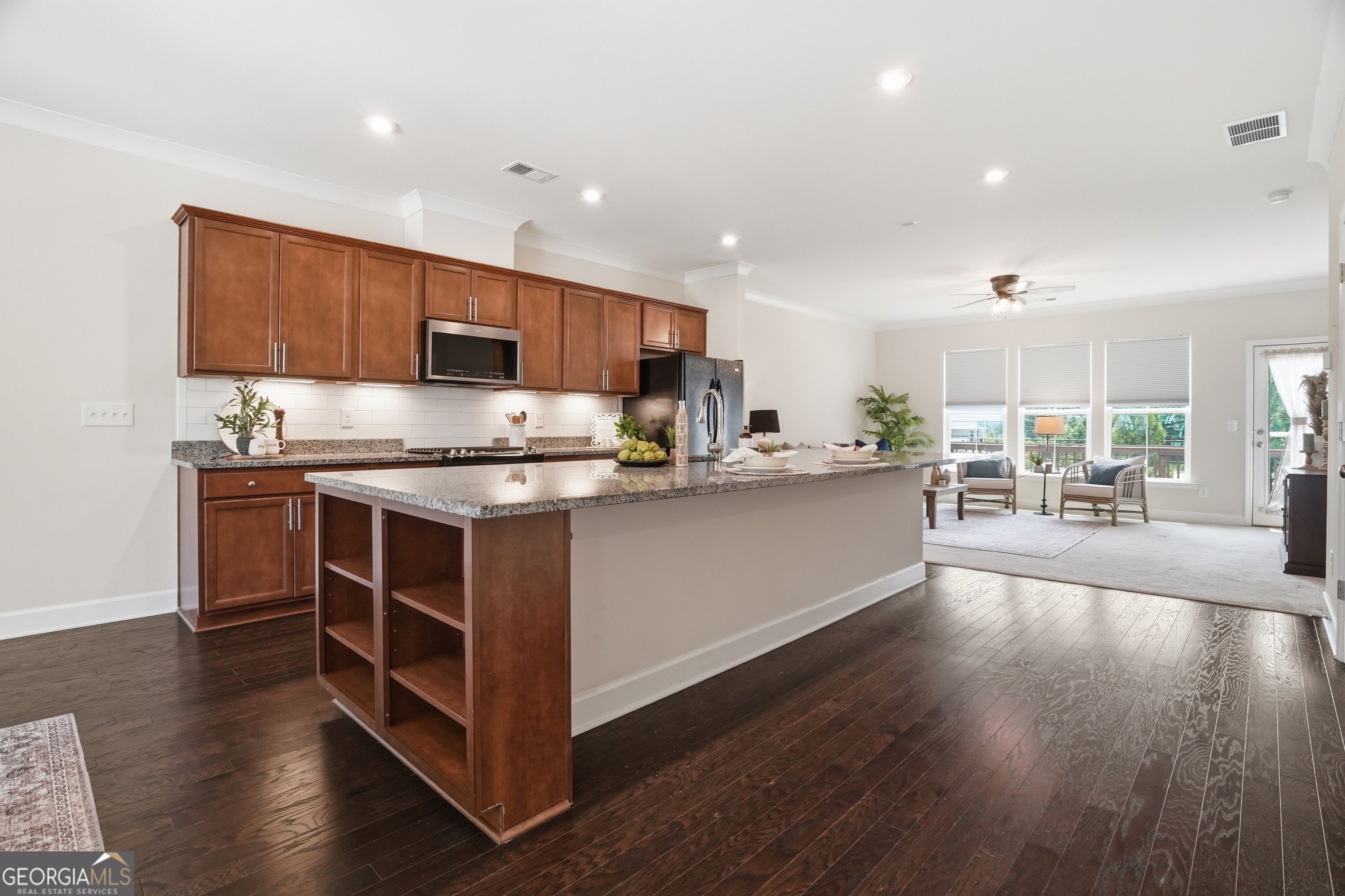 1049 Caruso DR