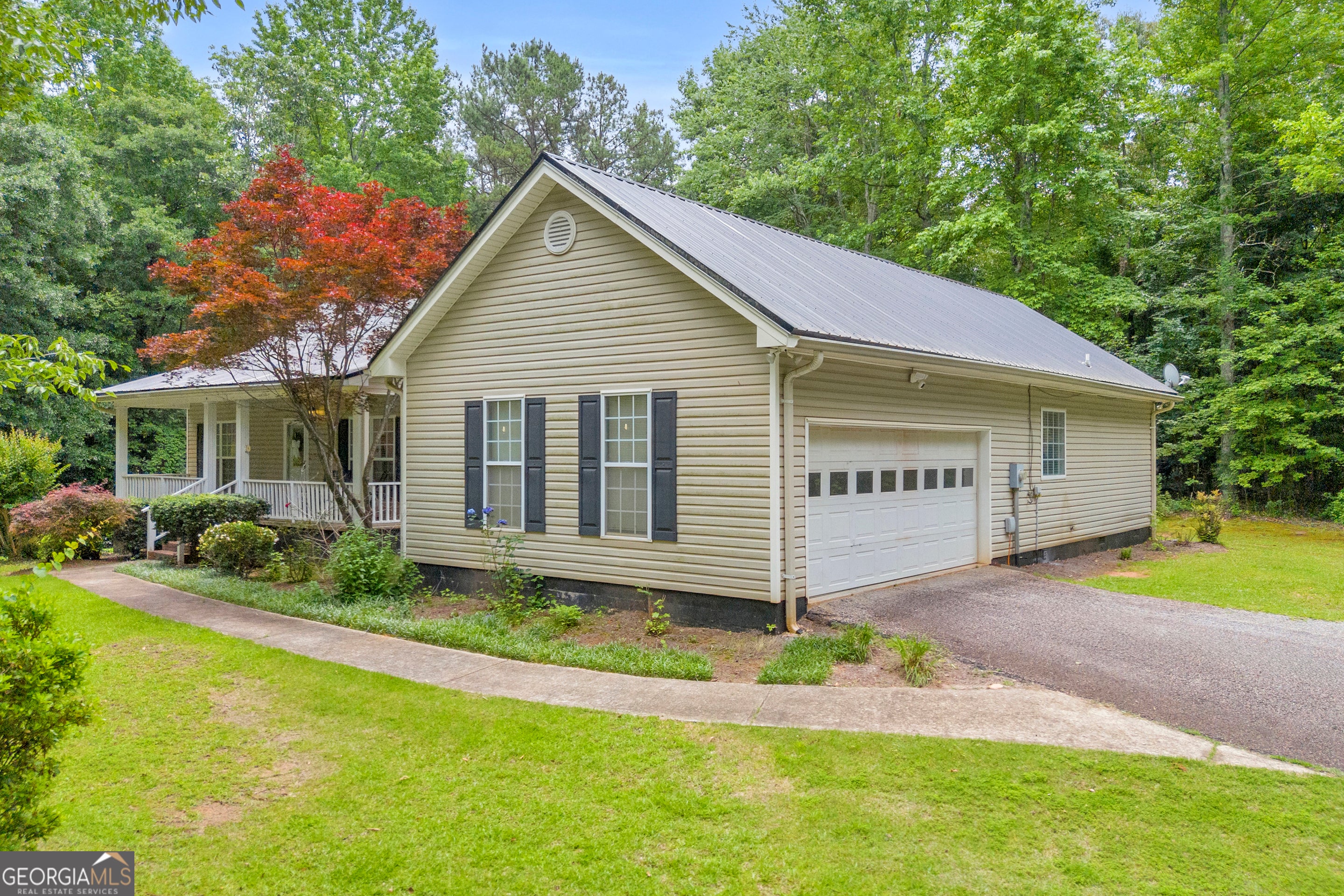 163 Tuxedo DR