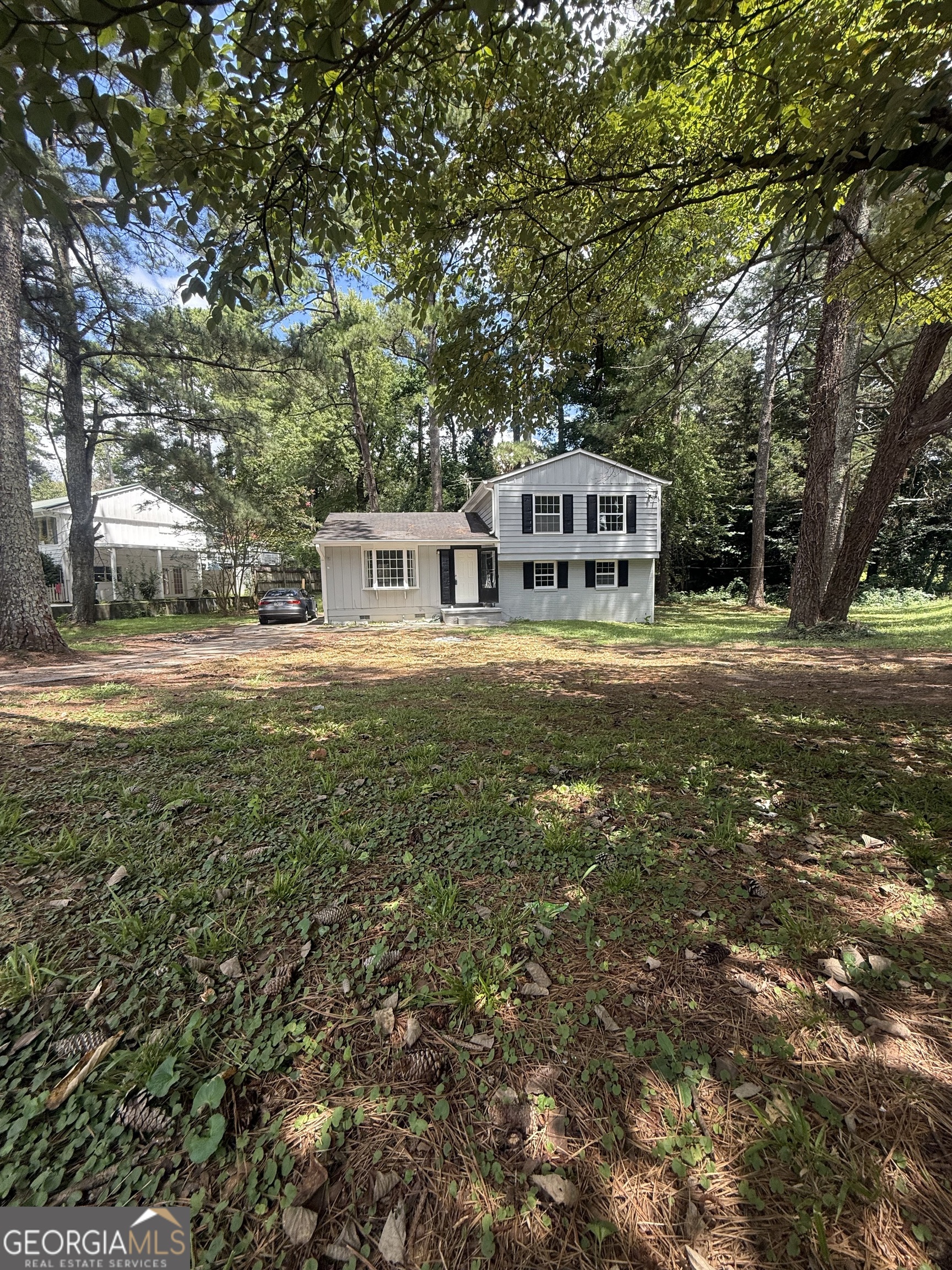 Don't miss this fantastic opportunity to own a stunning, move-in-ready home that combines style, comfort, and accessibility! This beautiful split level house with 5 beds and 2 baths has a prime location close to Martha station , major highways, Assembly Atlanta minutes away to restaurants and shopping centers. Enjoy the inside renovation with hard floors , new kitchen cabinets stainless steel appliances , new bathrooms and much more ! The corner lot is perfect If you are looking for plenty of outdoor space. The long driveway is very convenient for family gatherings . Make your appointments .