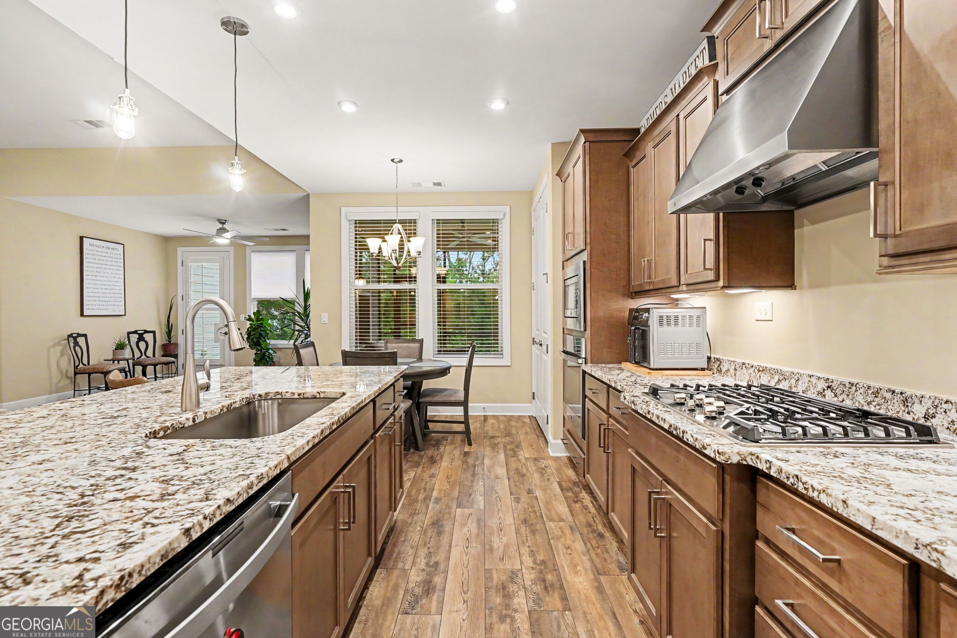 380 Falcon WAY