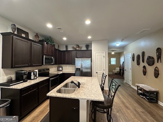 Union City, Georgia 30291, United States, 4 Bedrooms Bedrooms, ,3 BathroomsBathrooms,Residential,Pending,21237