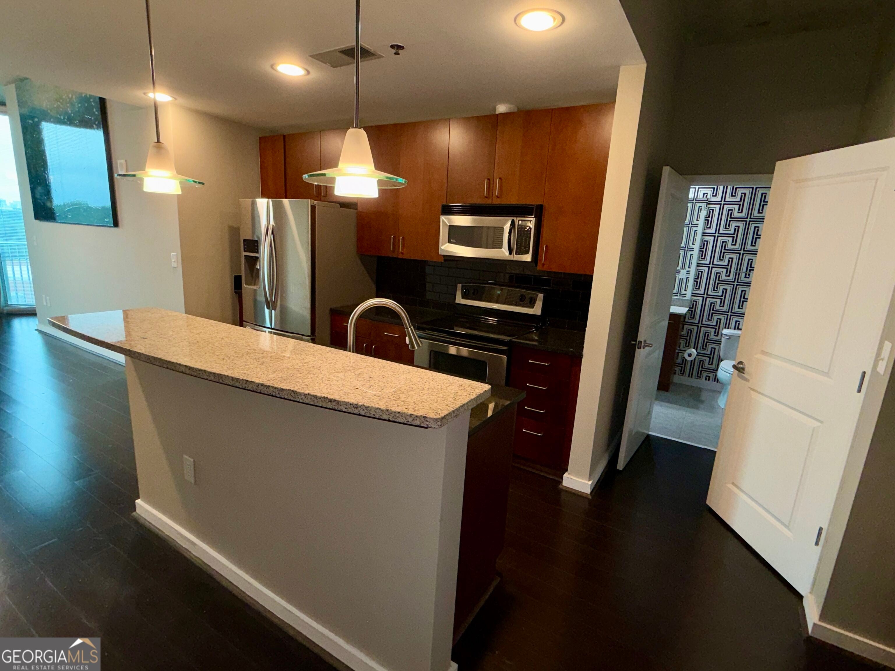 361 17th ST NW 816