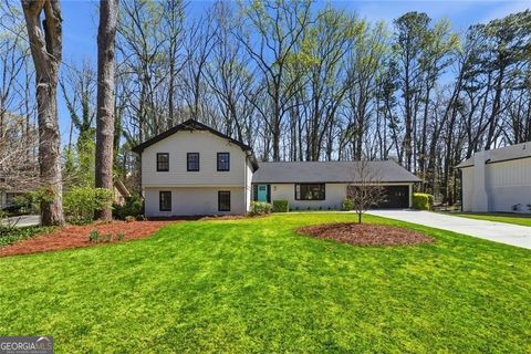 2827 Livsey CT Tucker GA 30084