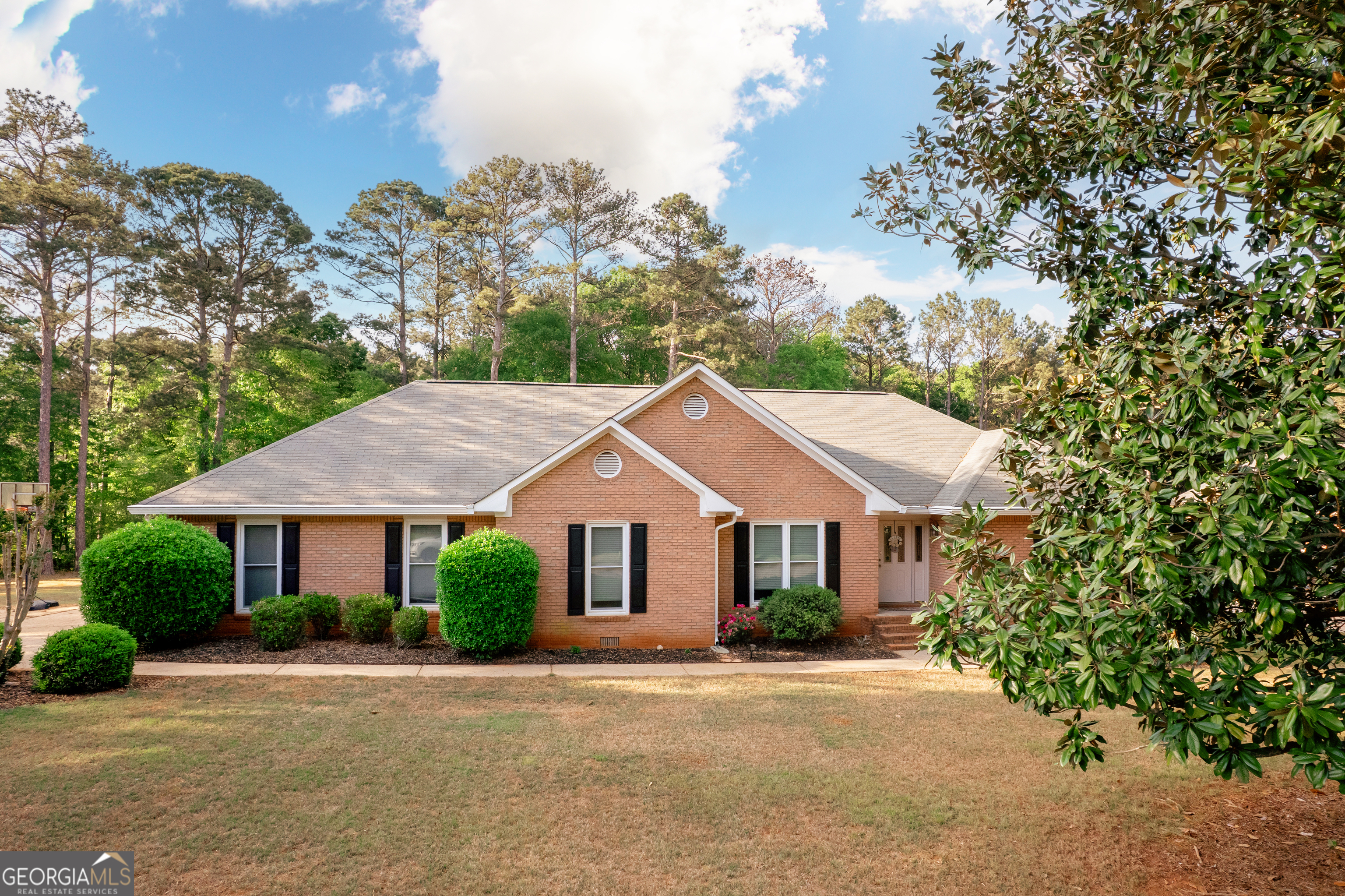 1030 E Lakehaven WAY