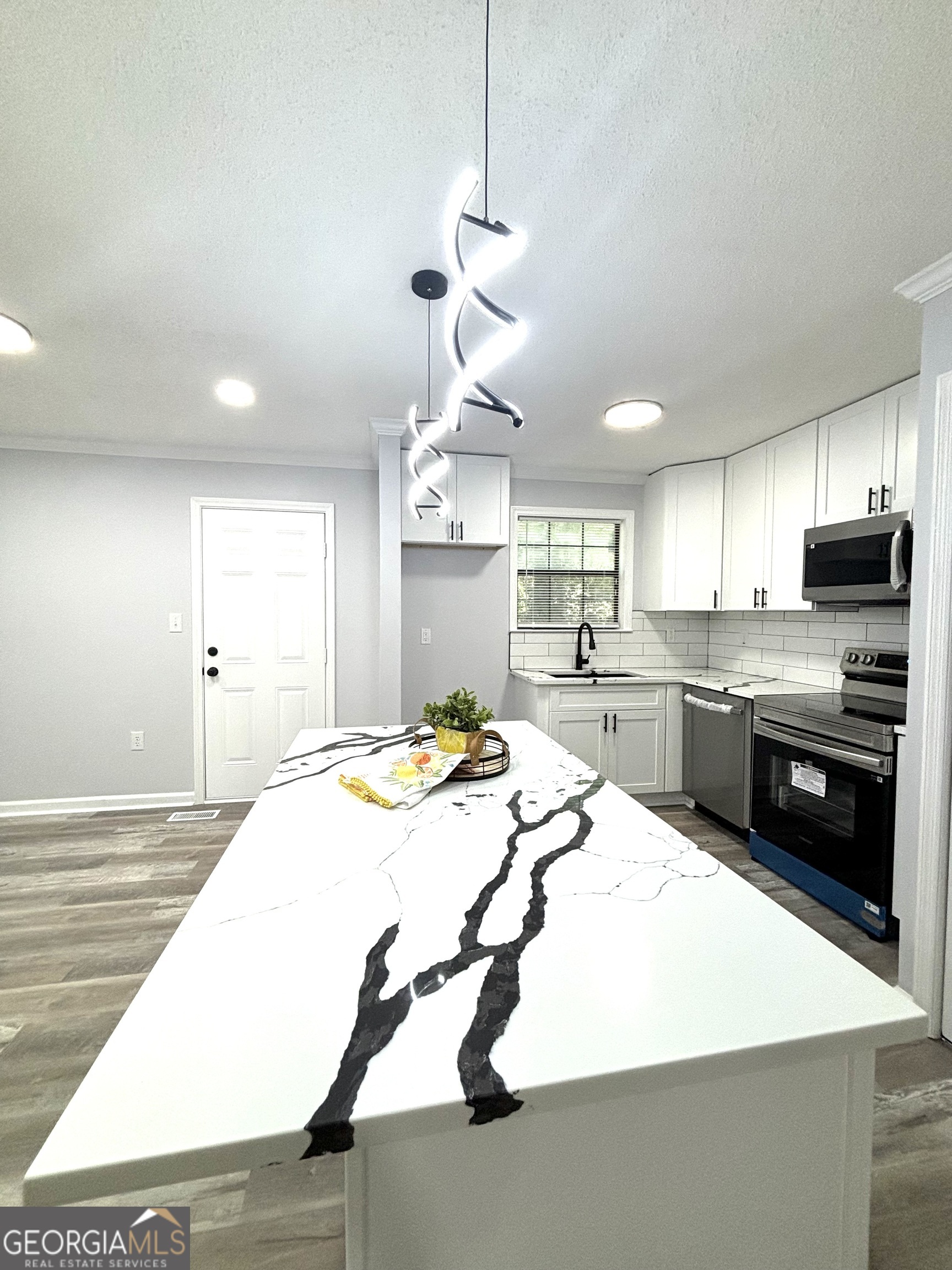 4516 Bon Ayer CIR