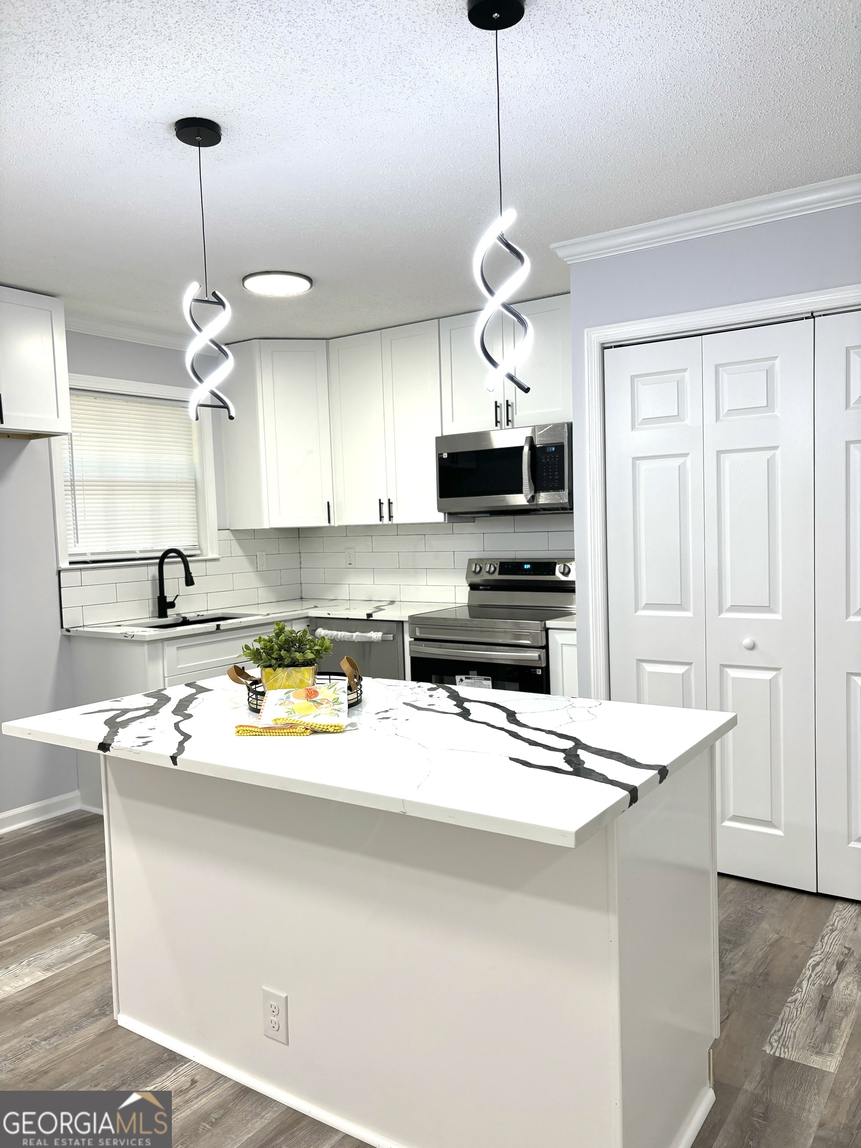 4516 Bon Ayer CIR