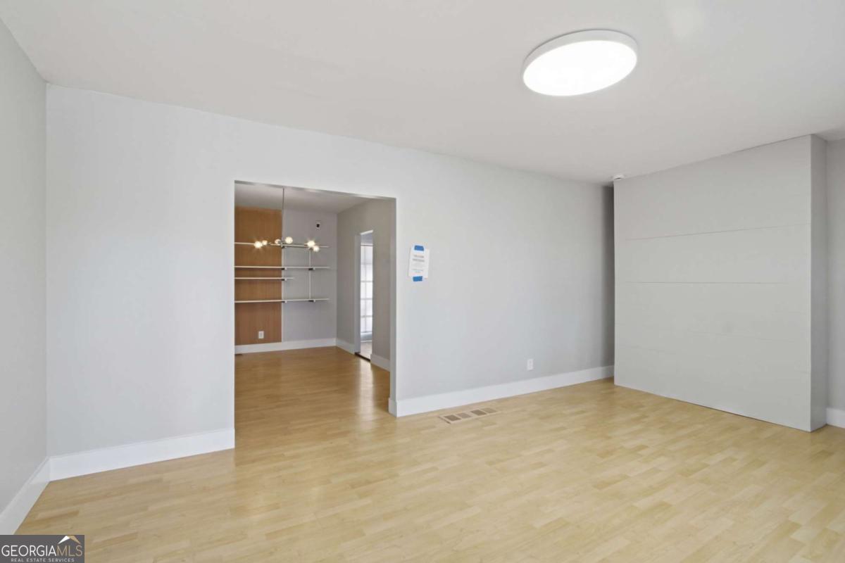 2081 Glenwood AVE SE