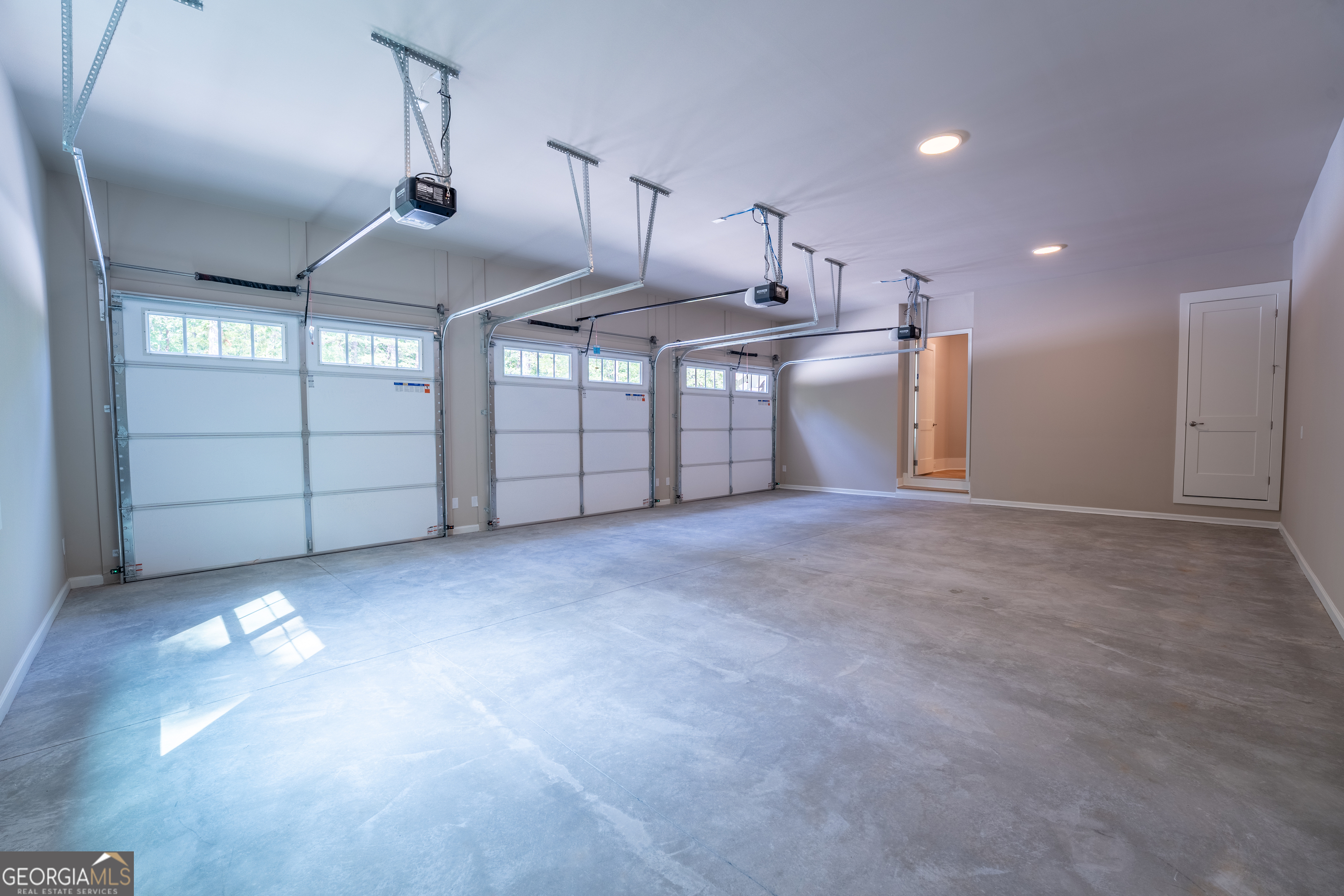 Clarkesville, Georgia 30523, United States, 4 Bedrooms Bedrooms, ,5 BathroomsBathrooms,Residential,Active,250923