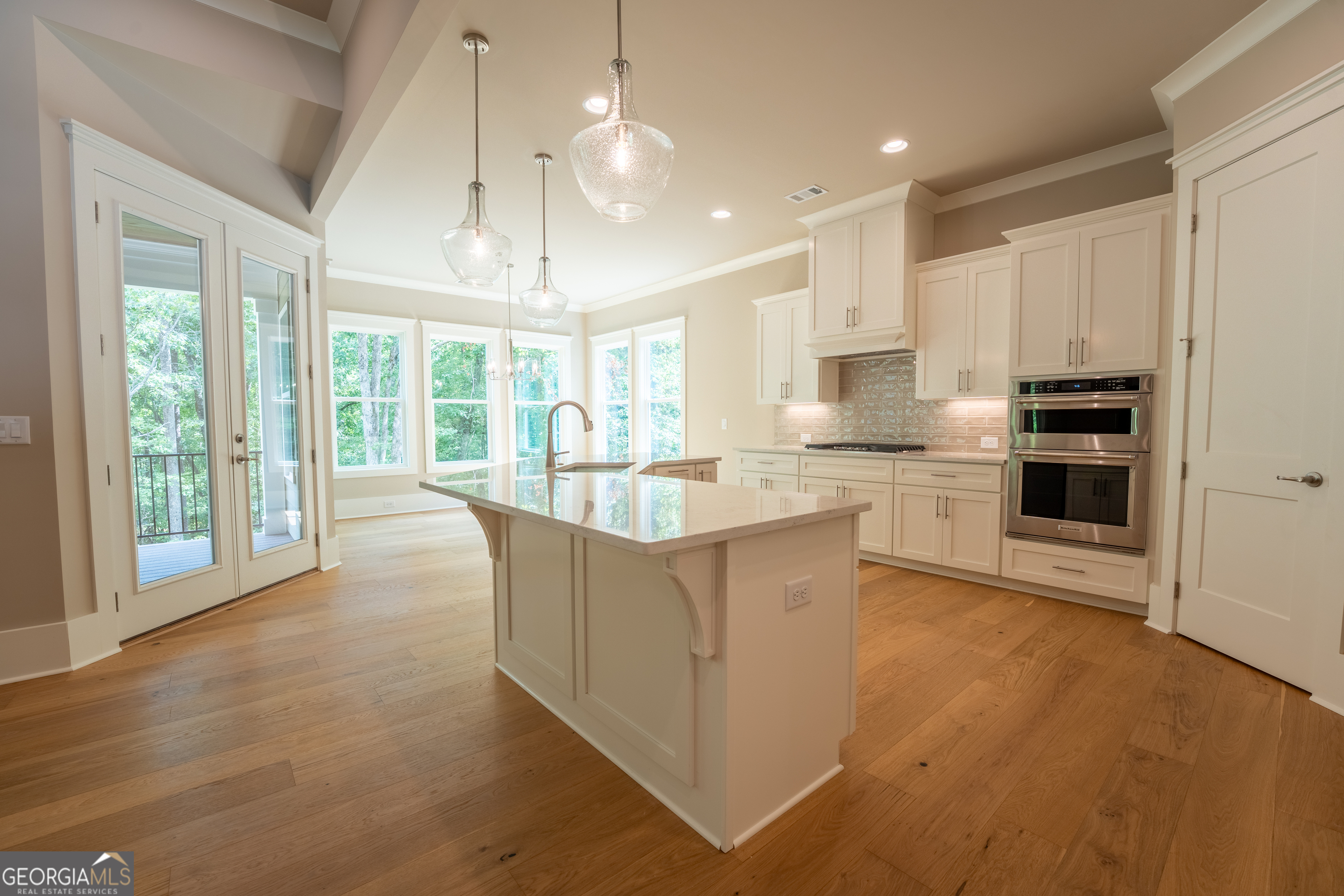 Clarkesville, Georgia 30523, United States, 4 Bedrooms Bedrooms, ,5 BathroomsBathrooms,Residential,Active,250923