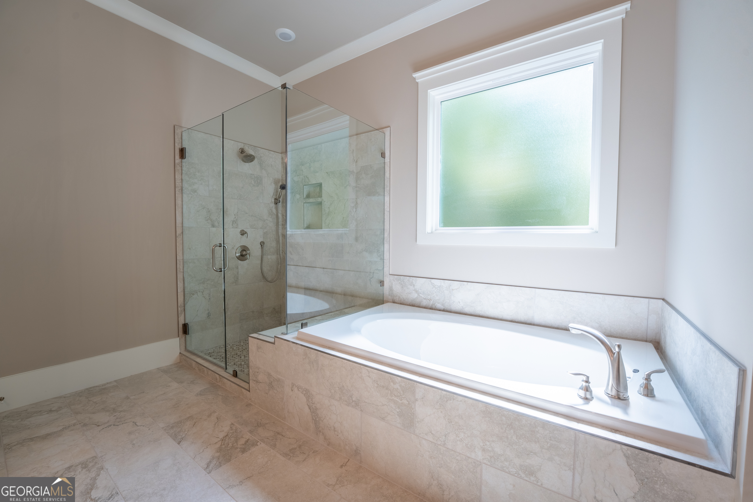 Clarkesville, Georgia 30523, United States, 4 Bedrooms Bedrooms, ,5 BathroomsBathrooms,Residential,Active,250923