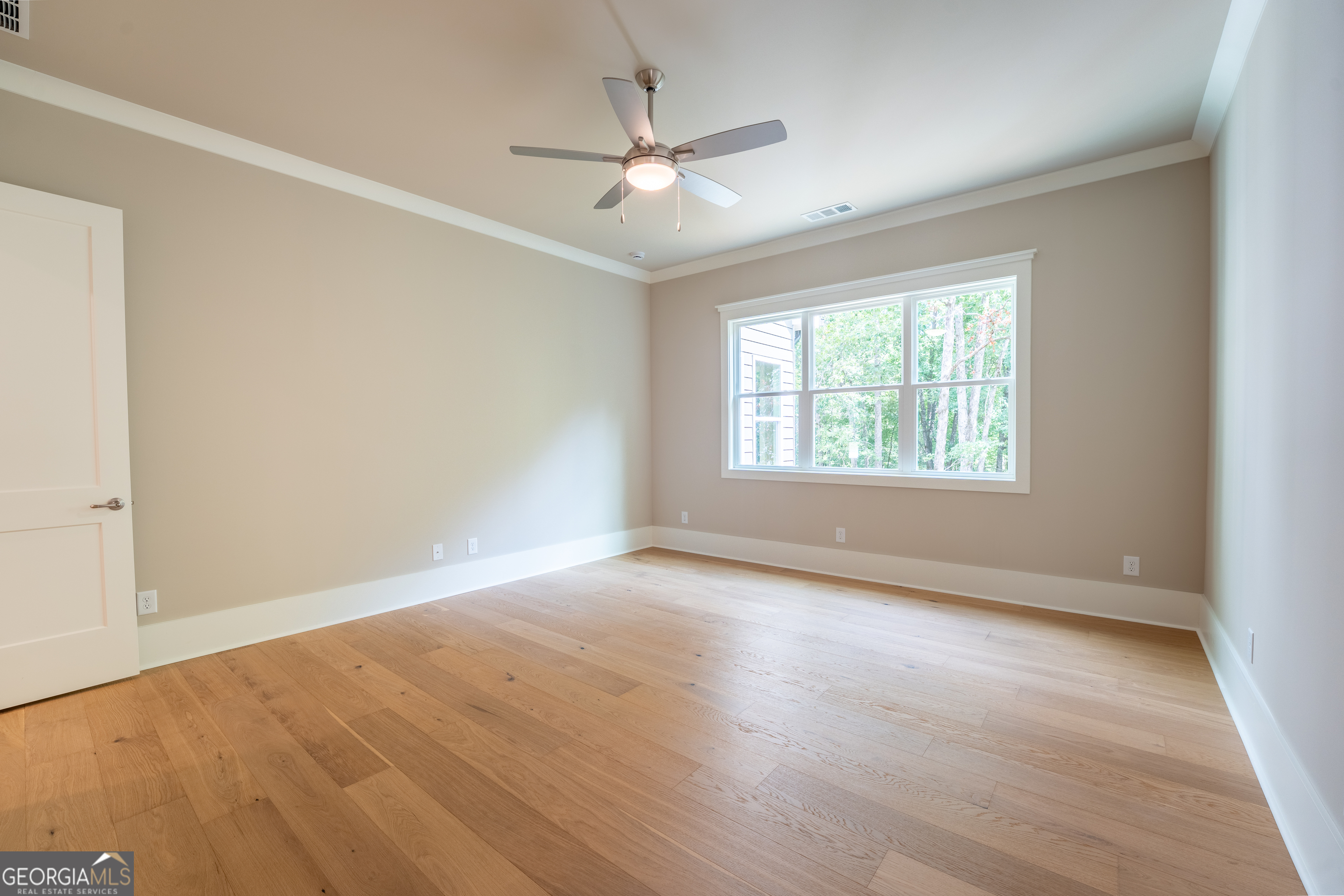 Clarkesville, Georgia 30523, United States, 4 Bedrooms Bedrooms, ,5 BathroomsBathrooms,Residential,Active,250923