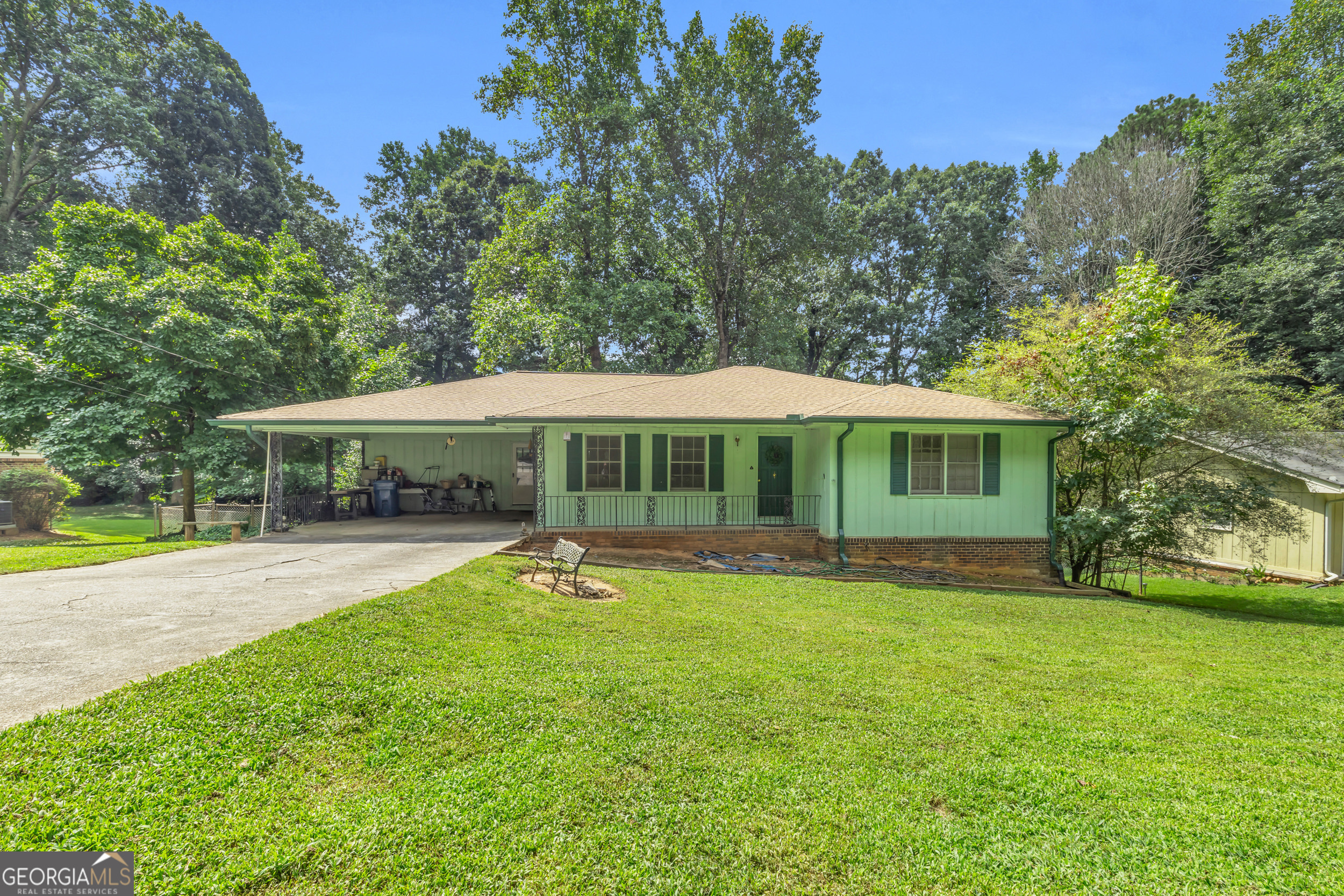 2936 Castle DR
