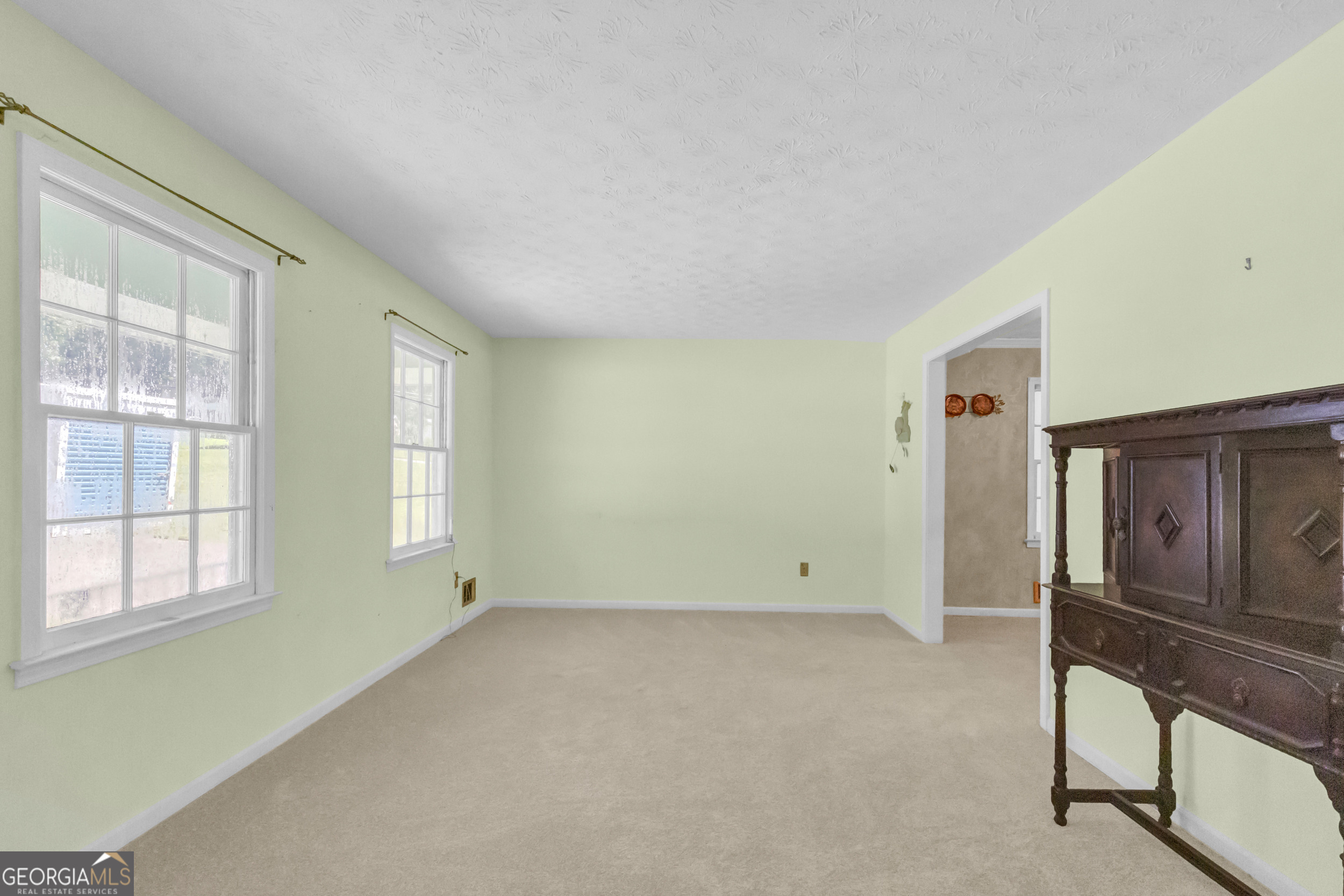 2936 Castle DR