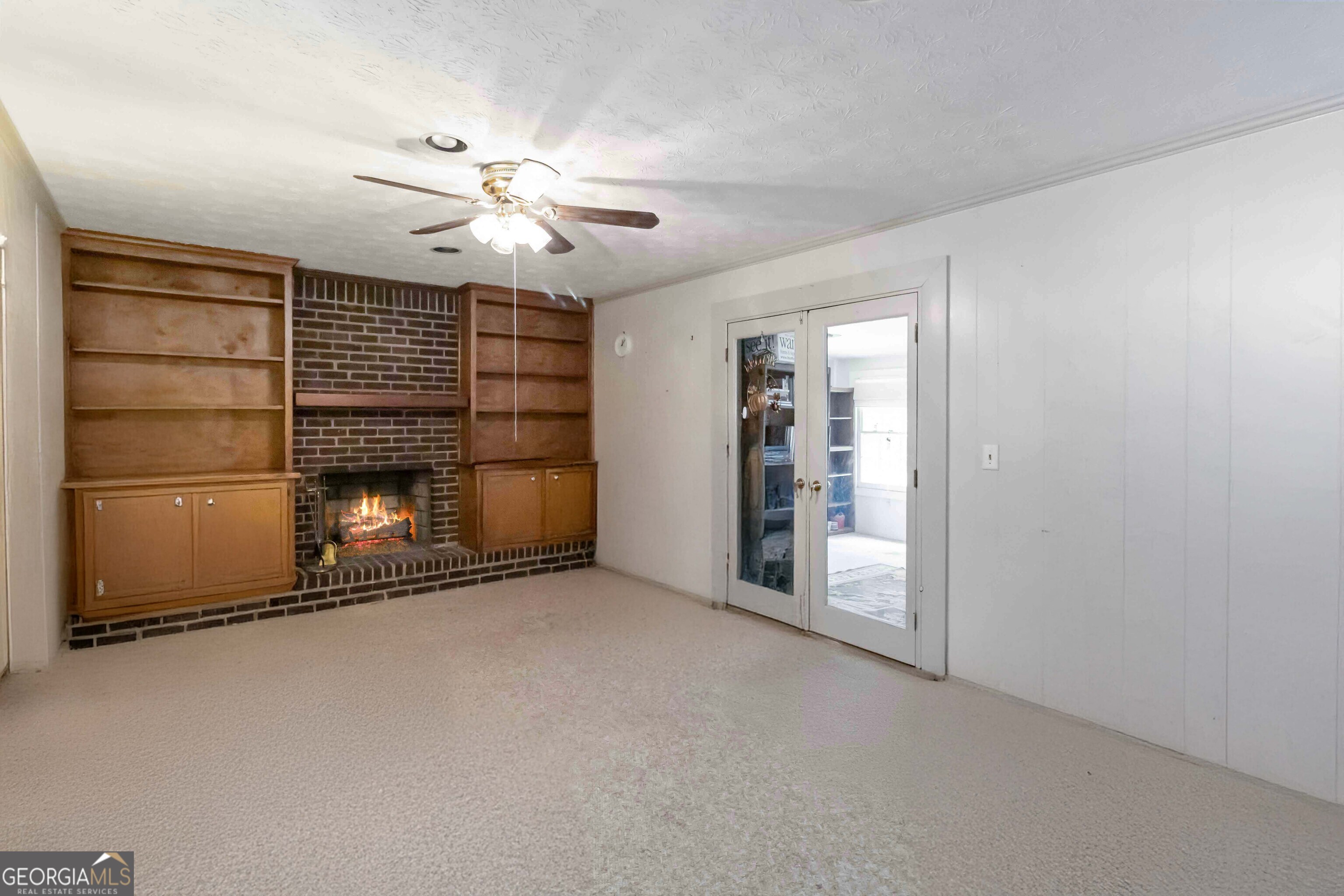 2936 Castle DR