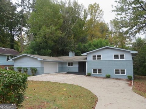 Photo of 2416 Woodhill Lane, Atlanta, GA 30344 (MLS # 10641297)