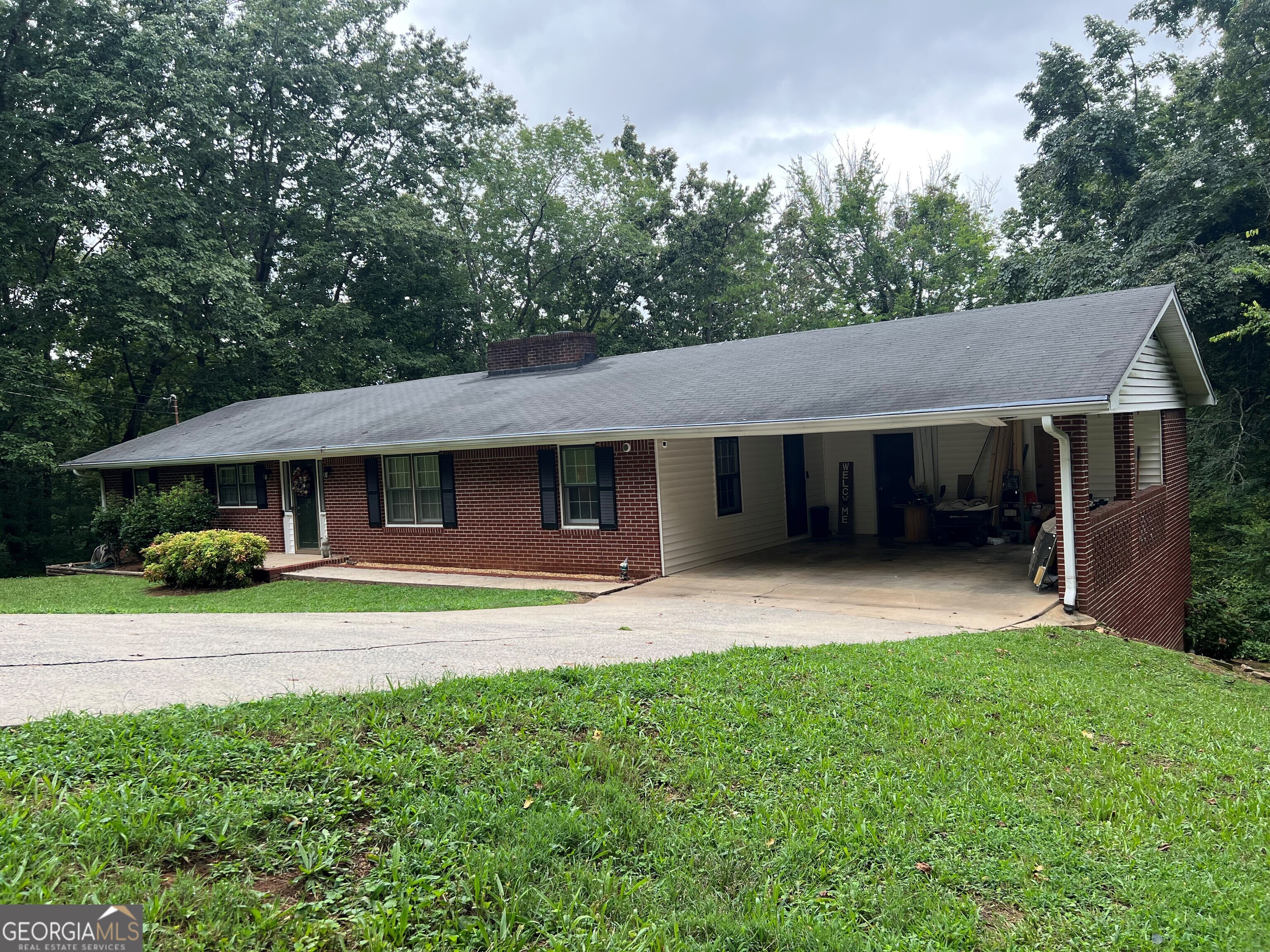 35 Summit DR SE