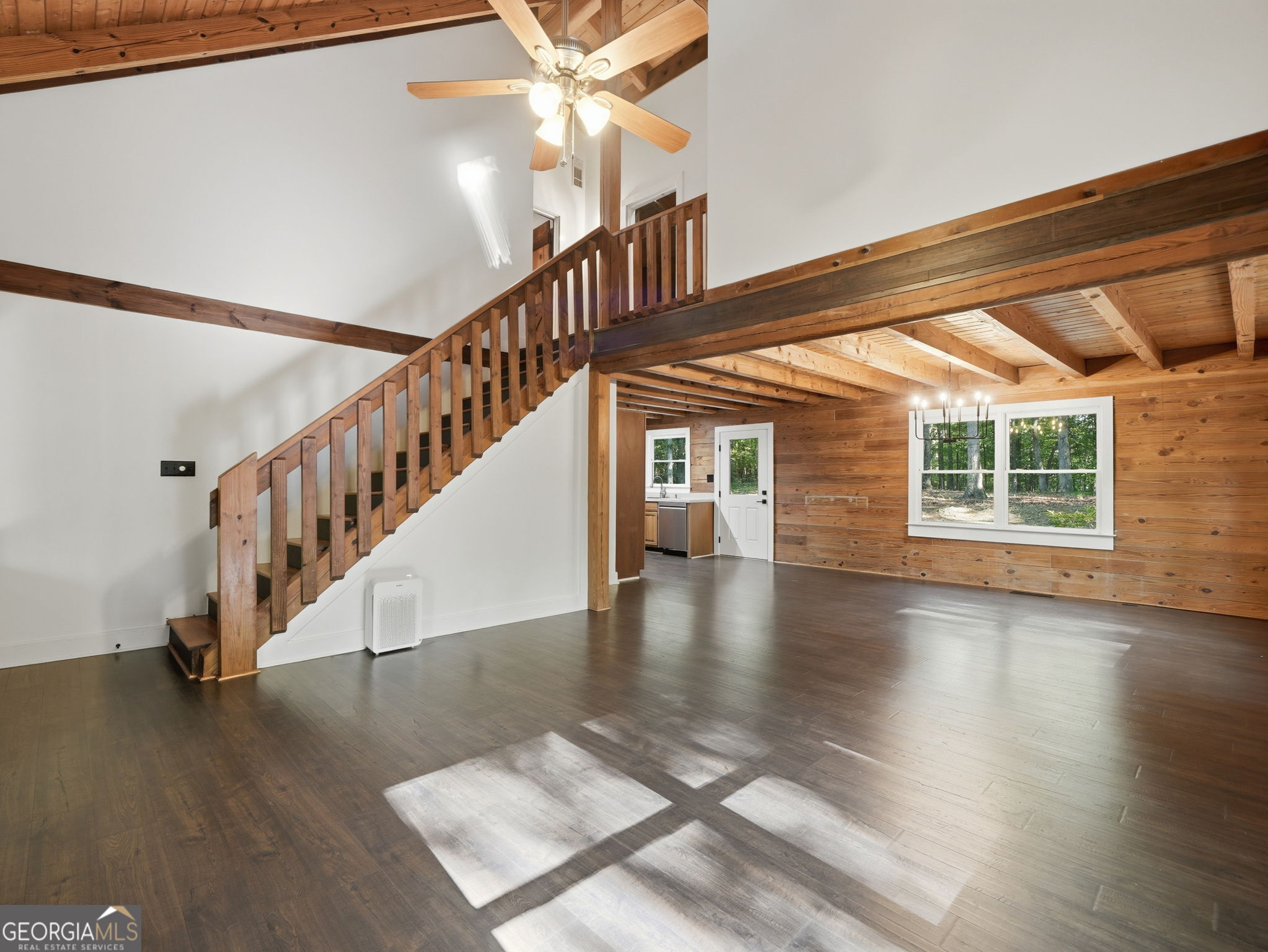 437 Twin Lakes DR
