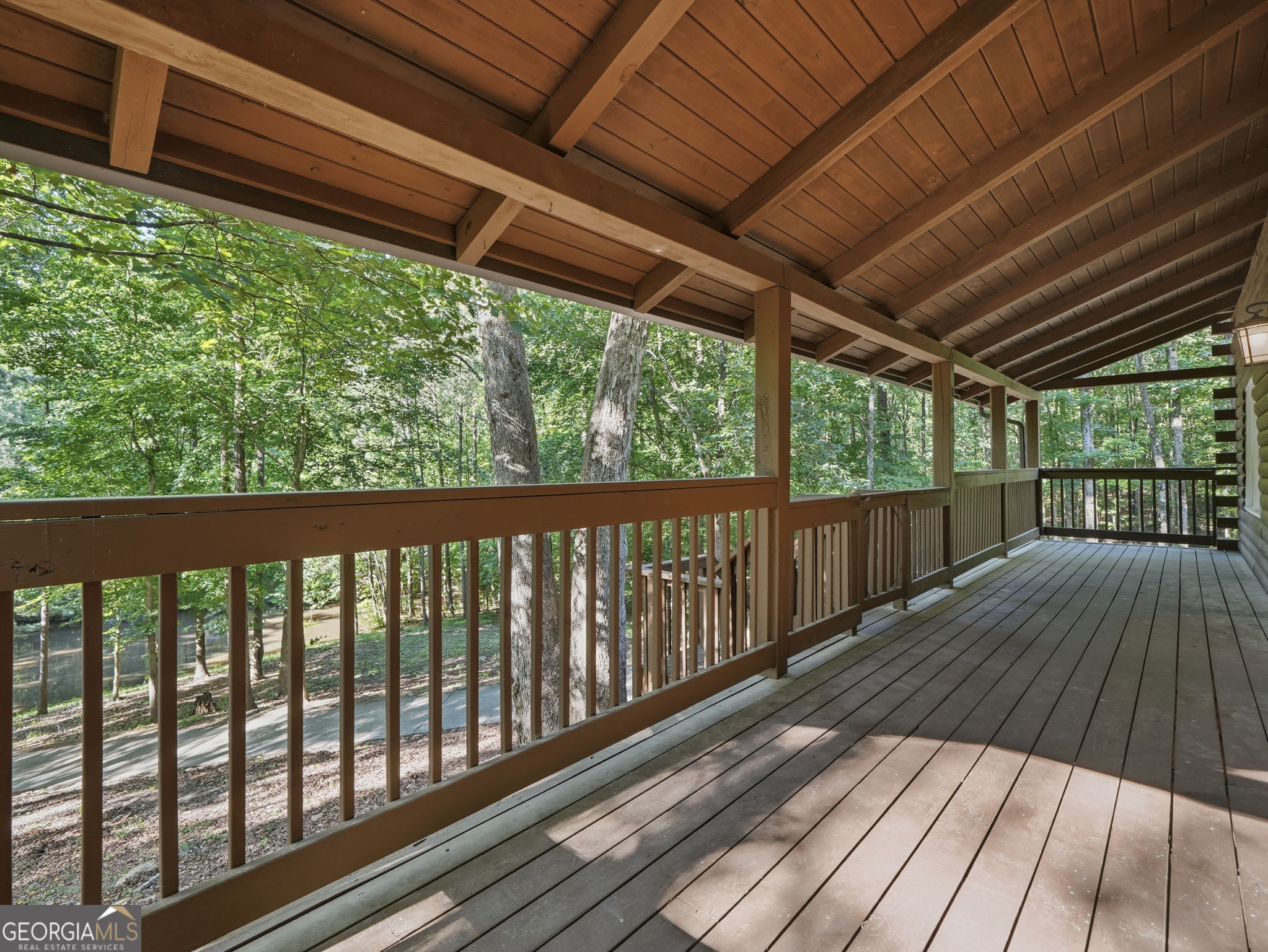 437 Twin Lakes DR