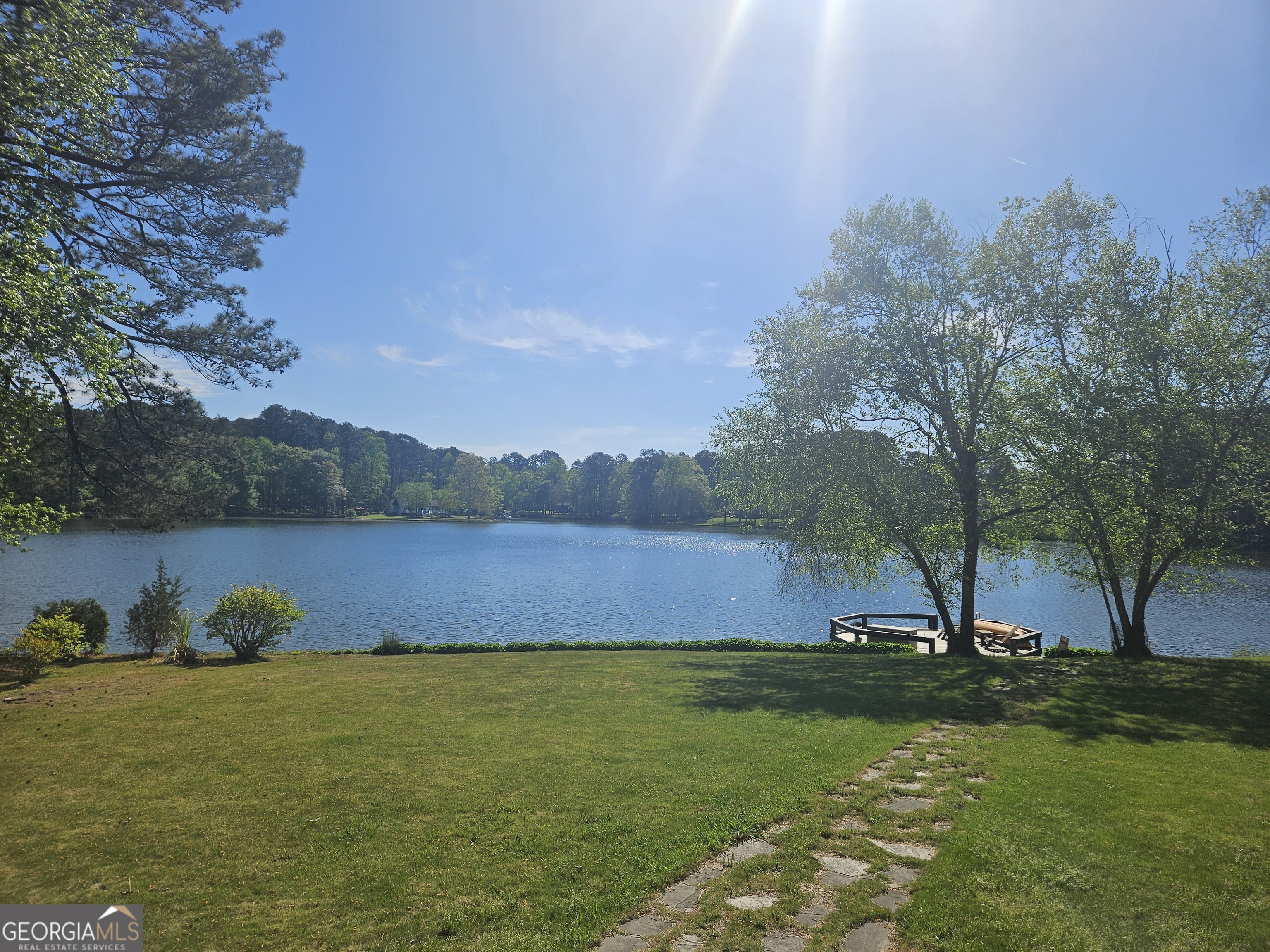 625 West Lake DR