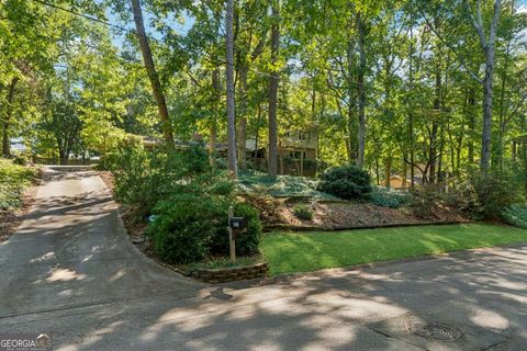 221 Shady LN SW Mableton GA 30126
