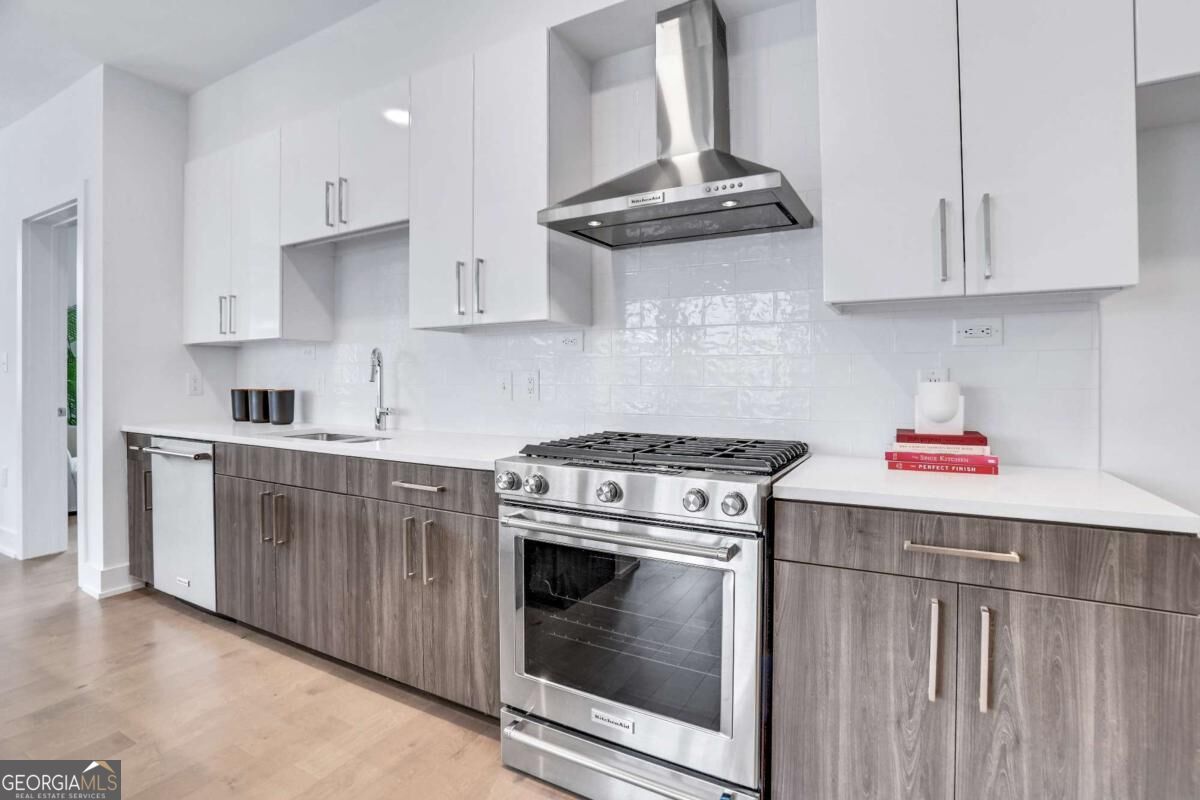 775 Juniper ST NE 101