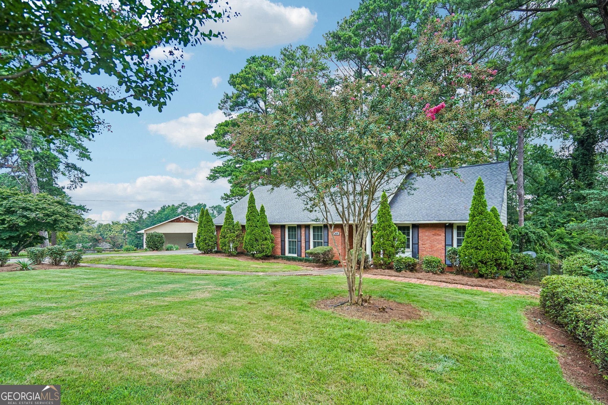 2615 Skyline DR