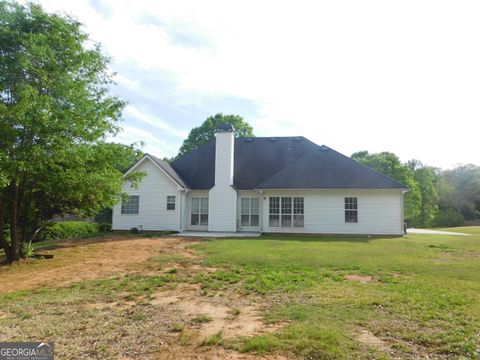 A home in Hoschton