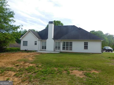 A home in Hoschton