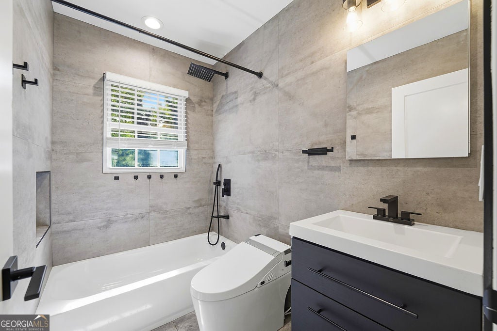 1127 Delores WAY