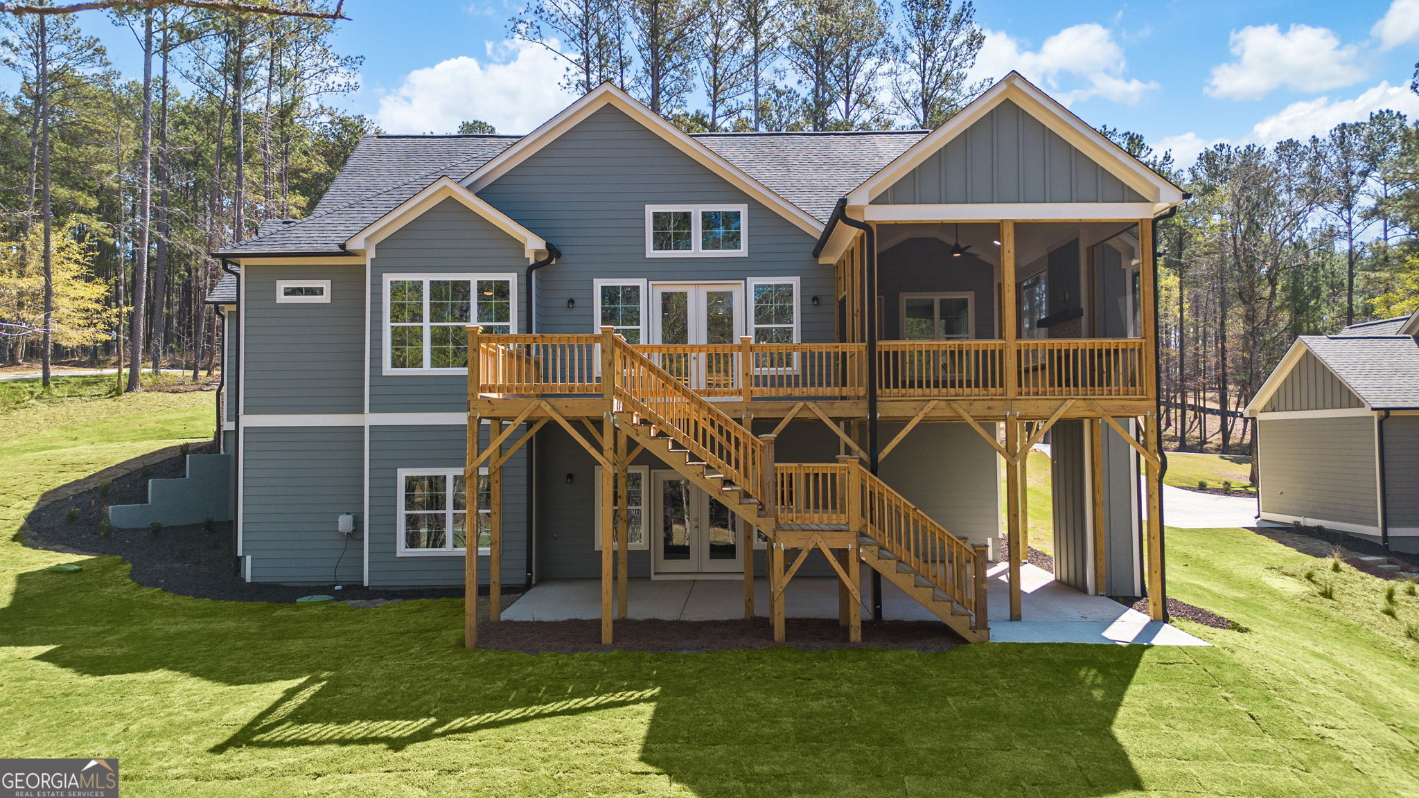 1041 Pinehurst DR
