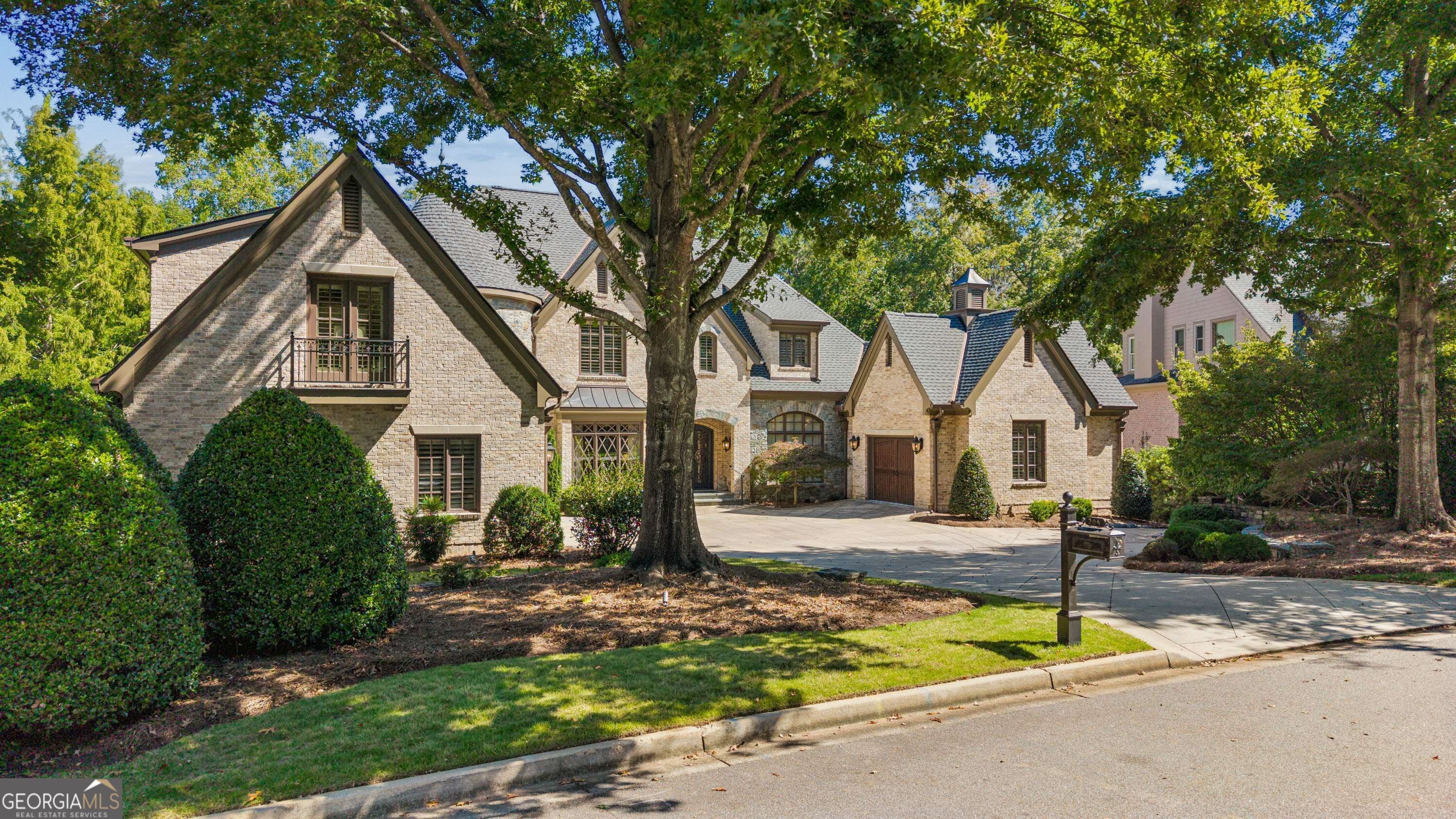 204 Brookings LN