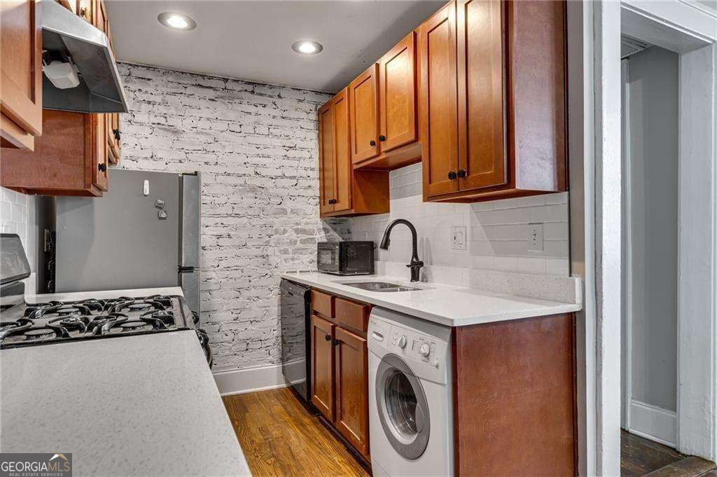 733 Frederica ST NE 7