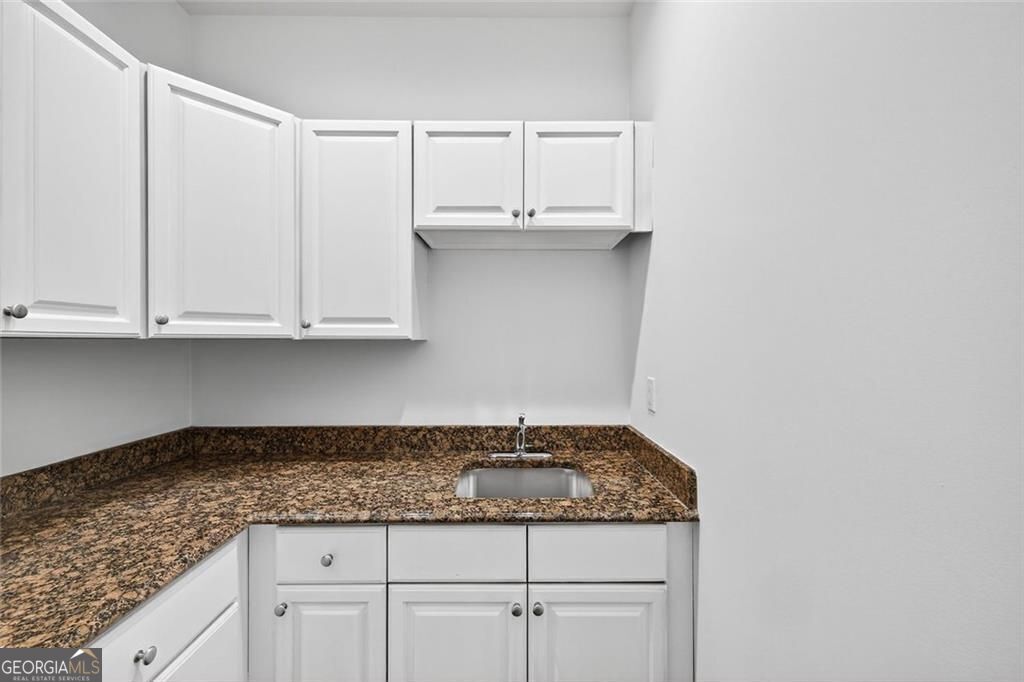 Decatur, Georgia 30033, United States, 5 Bedrooms Bedrooms, ,5 BathroomsBathrooms,Residential,Active,241838