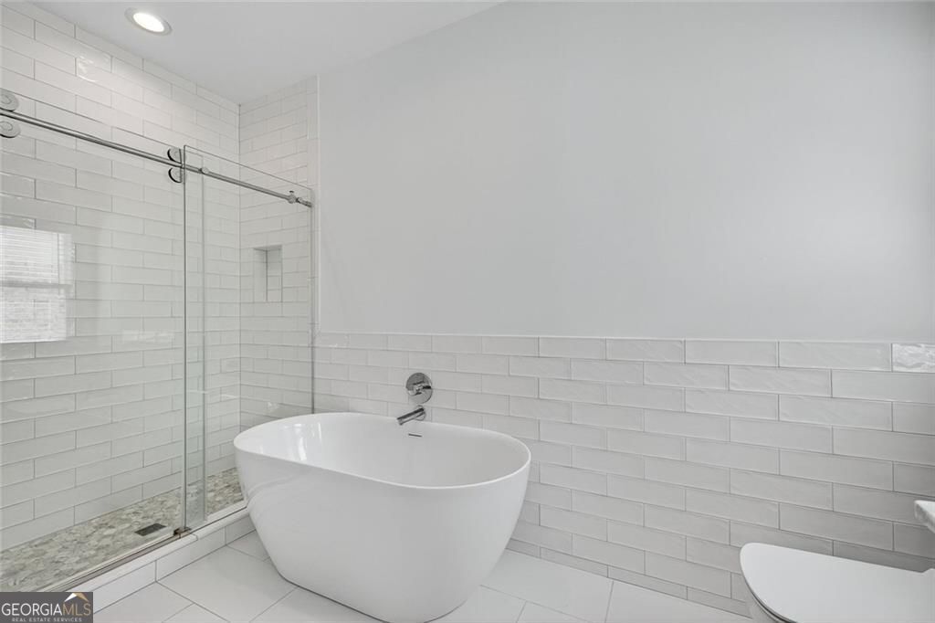 Decatur, Georgia 30033, United States, 5 Bedrooms Bedrooms, ,5 BathroomsBathrooms,Residential,Active,241838