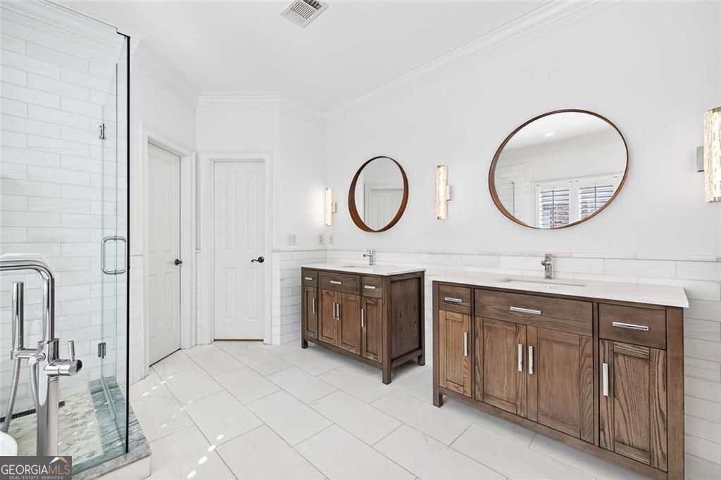 Decatur, Georgia 30033, United States, 5 Bedrooms Bedrooms, ,5 BathroomsBathrooms,Residential,Active,241838