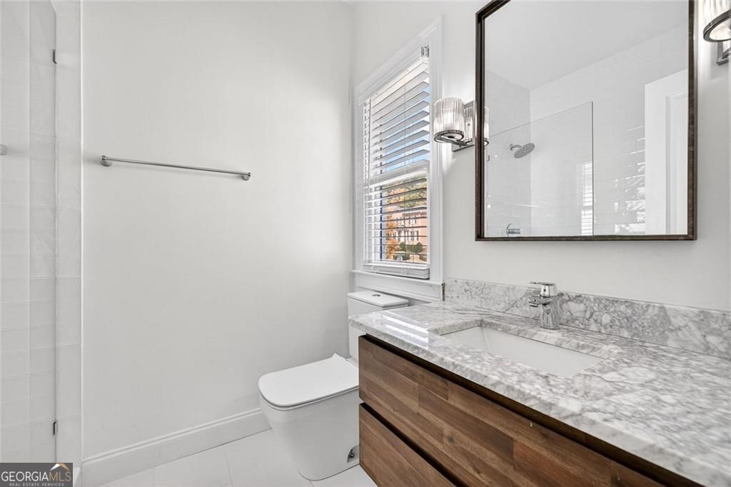 Decatur, Georgia 30033, United States, 5 Bedrooms Bedrooms, ,5 BathroomsBathrooms,Residential,Active,241838