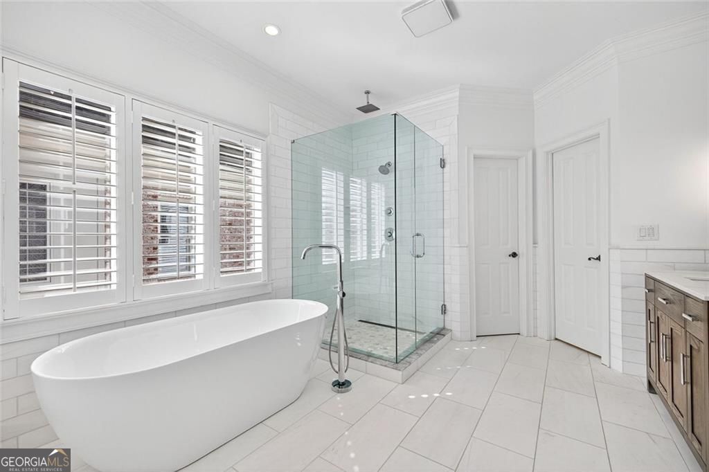 Decatur, Georgia 30033, United States, 5 Bedrooms Bedrooms, ,5 BathroomsBathrooms,Residential,Active,241838