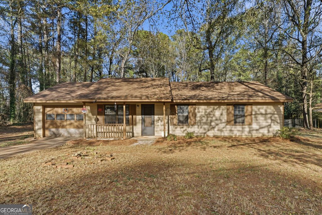 Photo of 850 King Drive SE, Conyers, GA 30094 (MLS # 10658567)