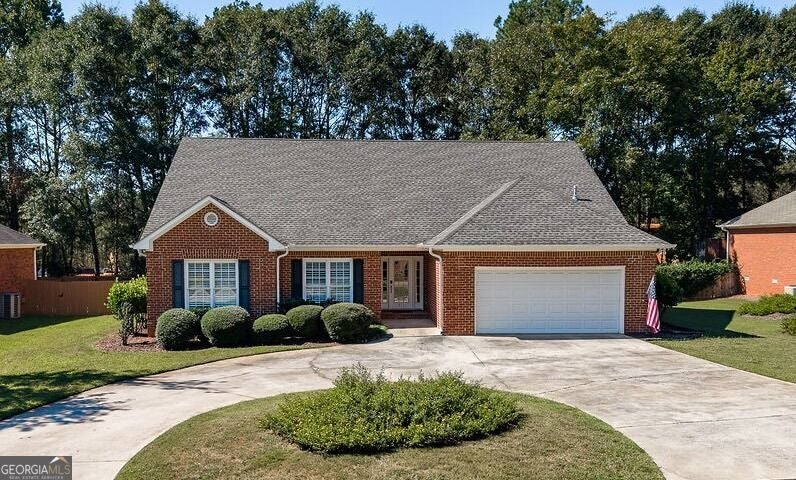 850 Saint Ives LN