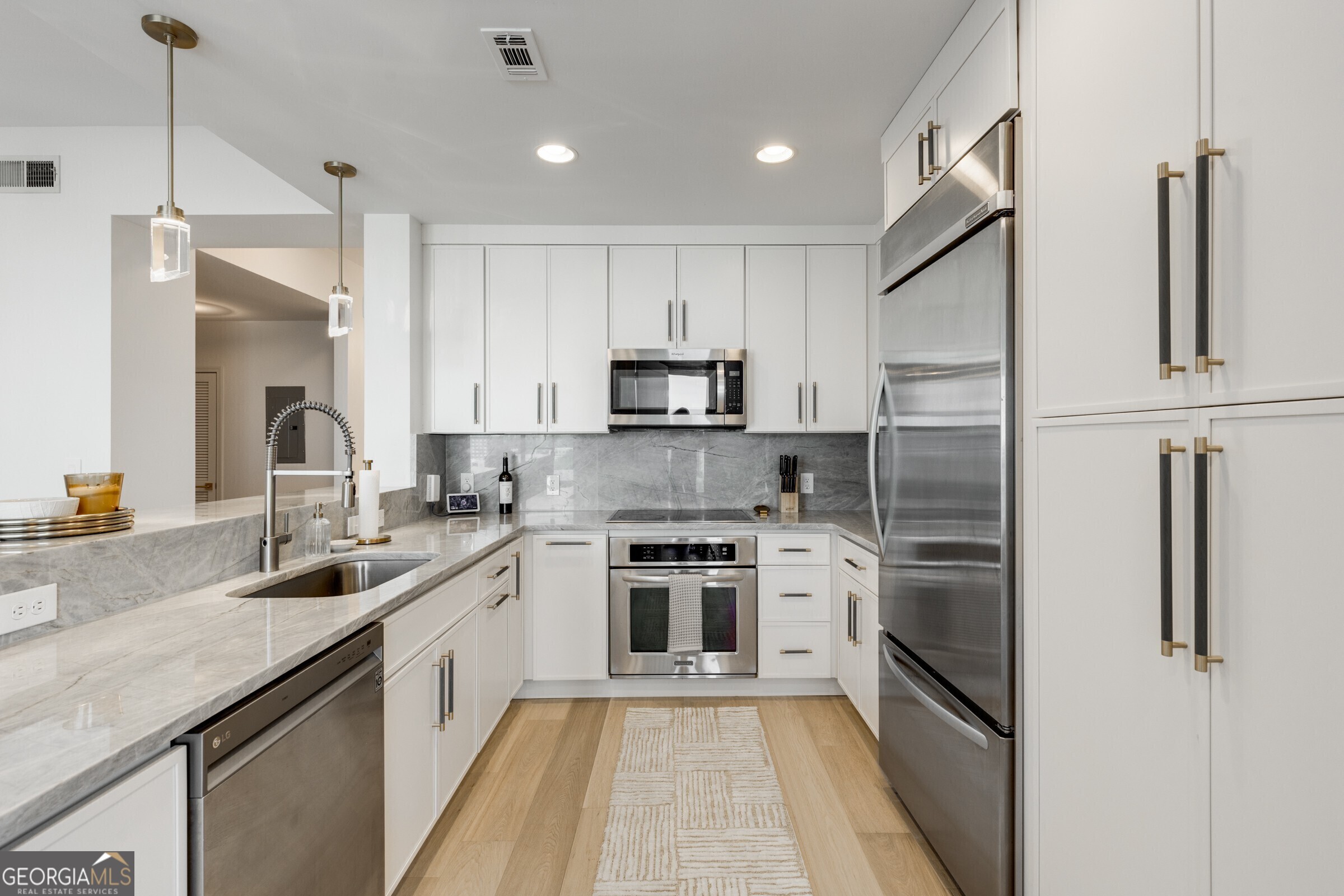 2795 Peachtree RD 1305