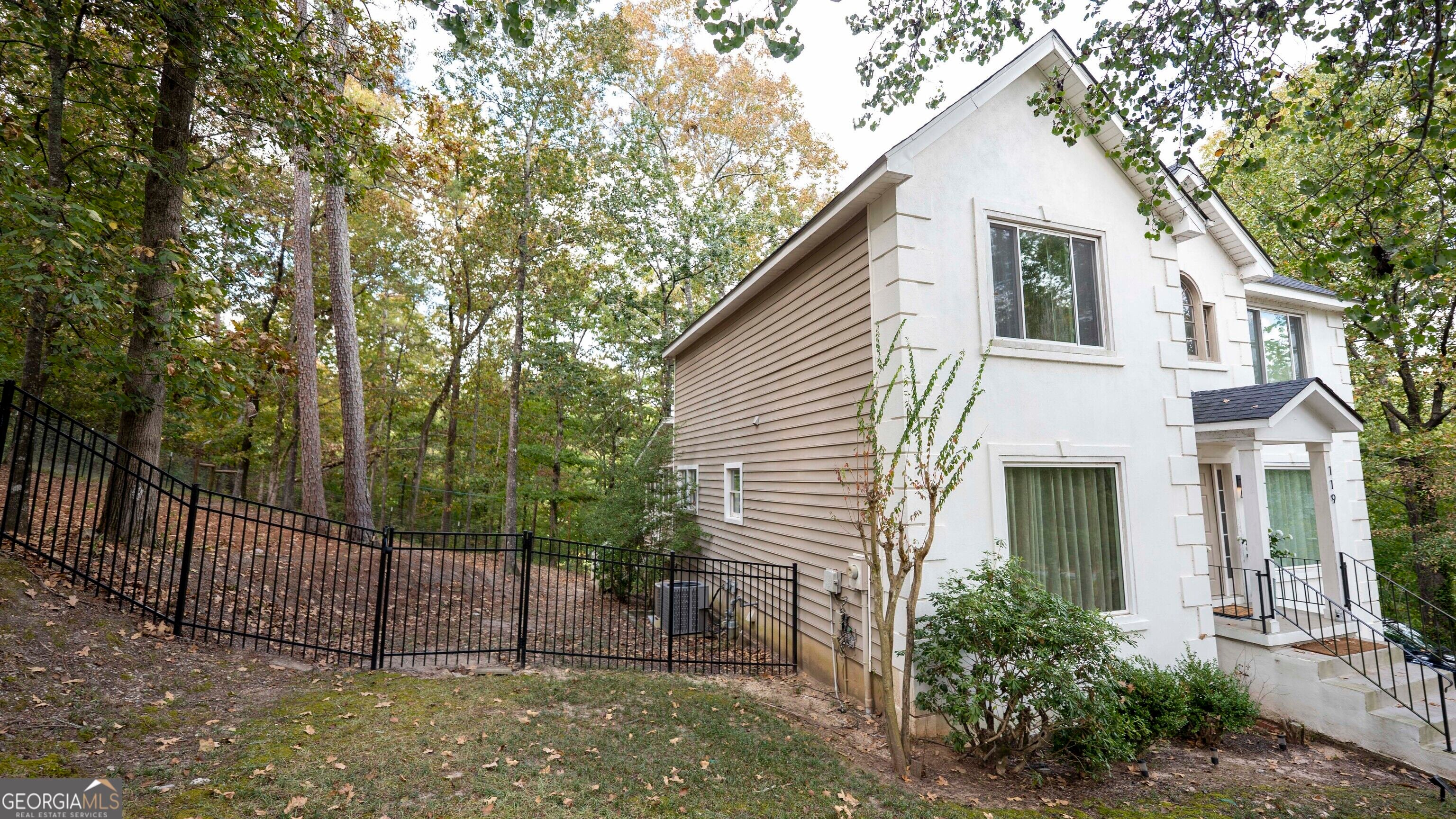 119 Huntington PL