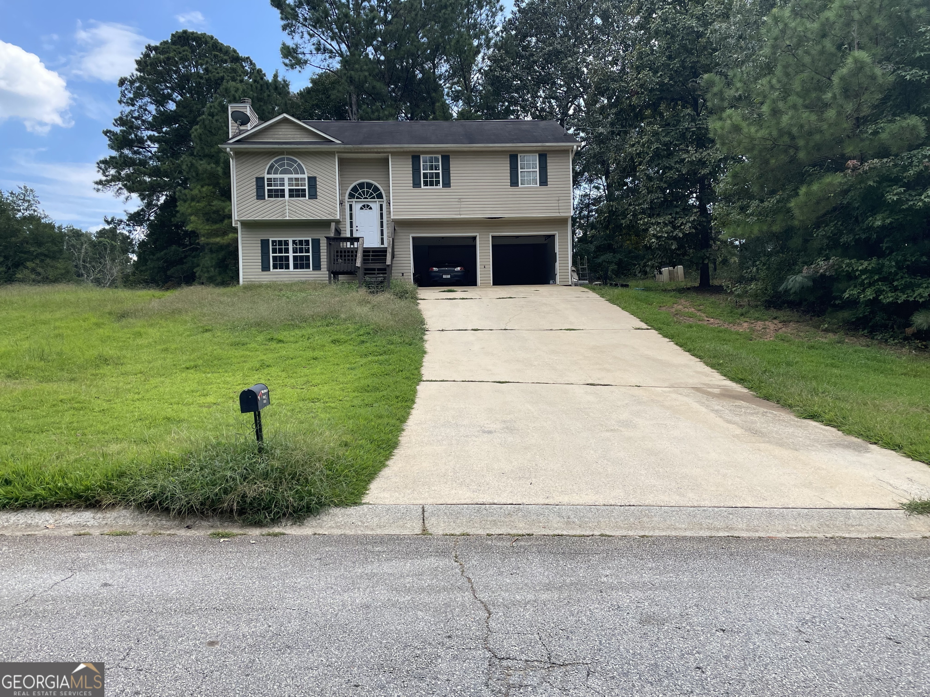 This spacious 4 bedroom, 3 bath home offers incredible potential for the right buyer! Featuring a large basement with a bonus room, this property is perfect for those looking to add their personal touch. While it does need some work, the home's layout and size make it an excellent investment opportunity. Don't miss out on this diamond in the rough!