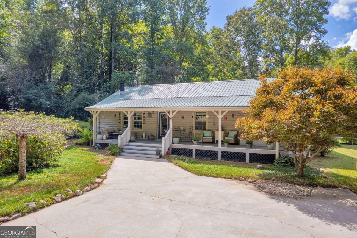 168 Silver Fox DR