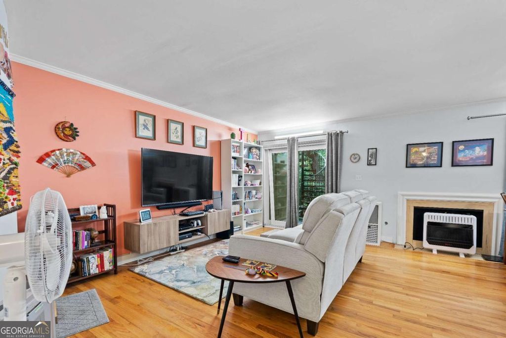 Photo of 5400 Roswell Road #APT L6, Sandy Springs, GA 30342 (MLS # 10664816)