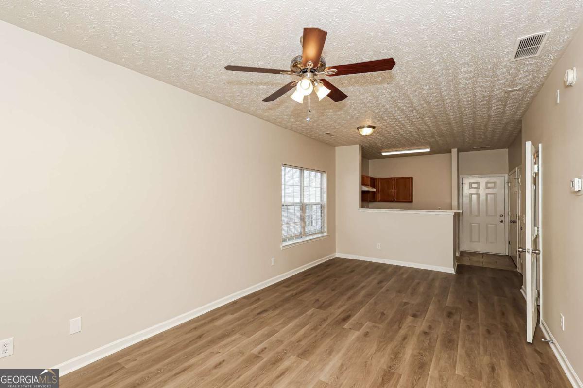 6117 Camden Forrest CV