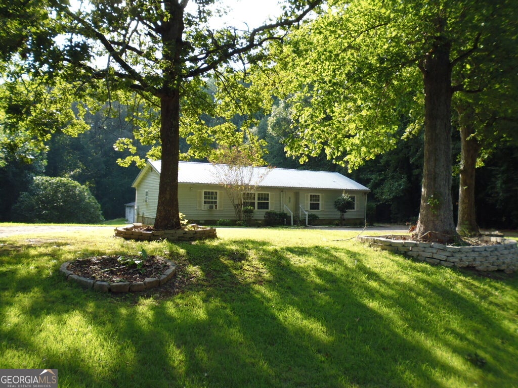 Photo of 1217 Vaughn Road, Griffin, GA 30223 (MLS # 10848883)